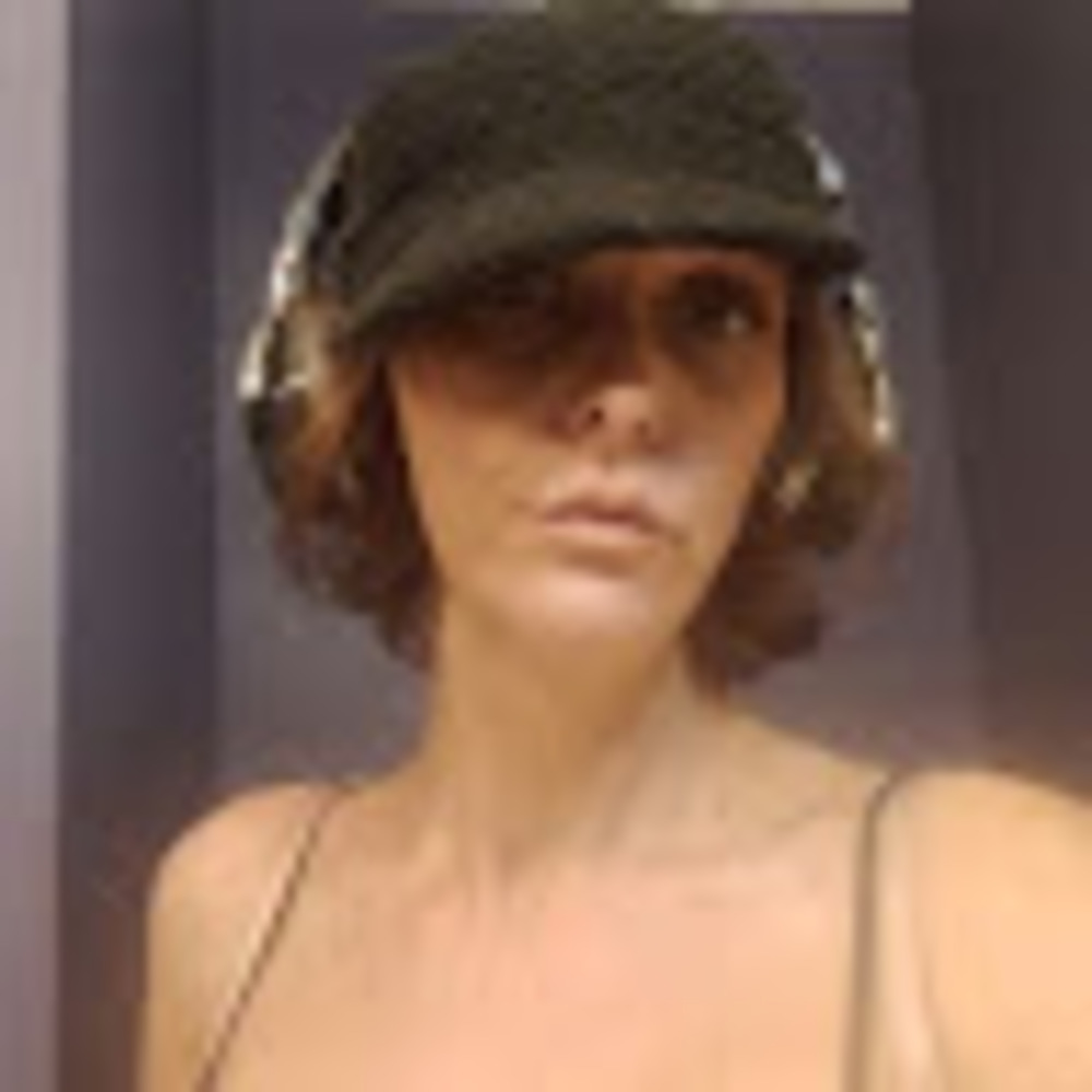 Meet your Posher, Peek a boo